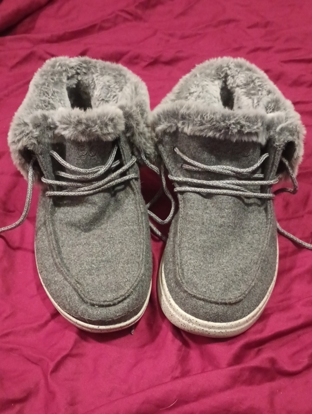Skechers BOBS Gray Faux Fur Memory Foam Slip-Ins Woman's Size 8 Like New Comfy